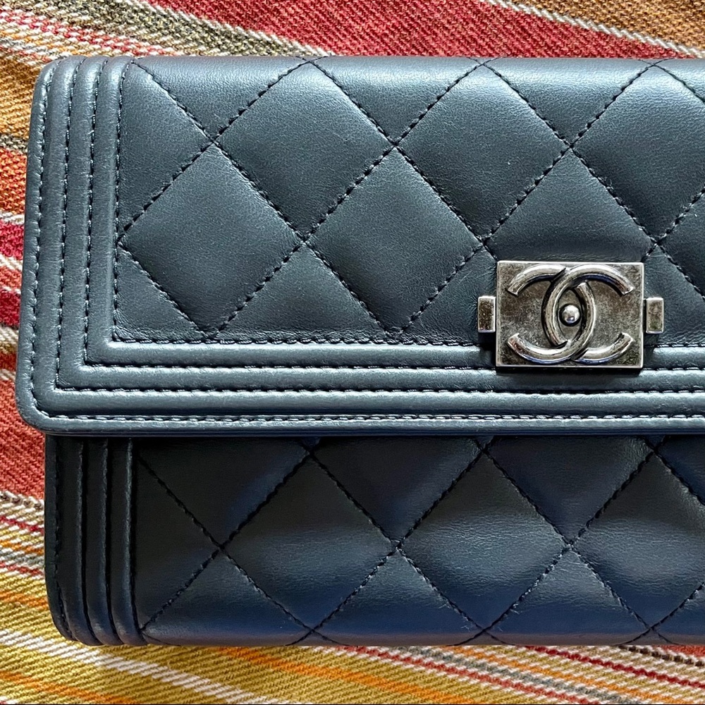 * Not for sale * CHANEL Boy Wallet Addtl. Photos